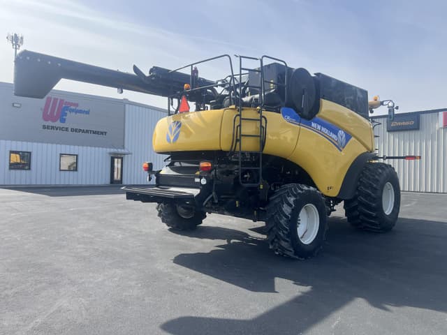 Image of New Holland CR6090 equipment image 4