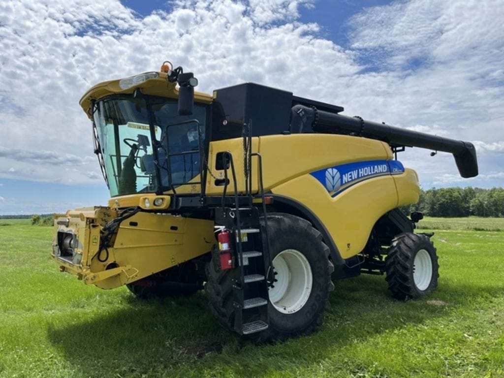 2012 New Holland CR6090 Equipment Image0