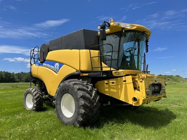 Image of New Holland CR6090 equipment image 2
