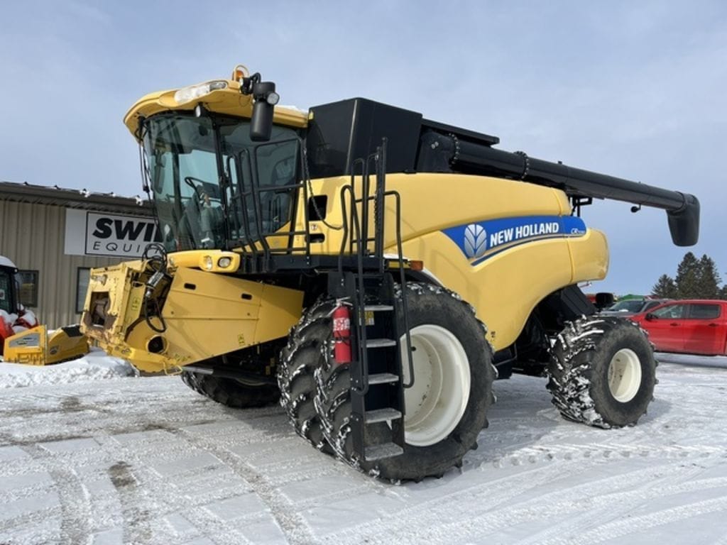 2012 New Holland CR7090 Equipment Image0