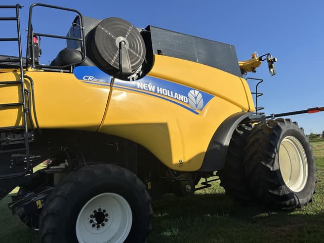 Image of New Holland CR8080 equipment image 3