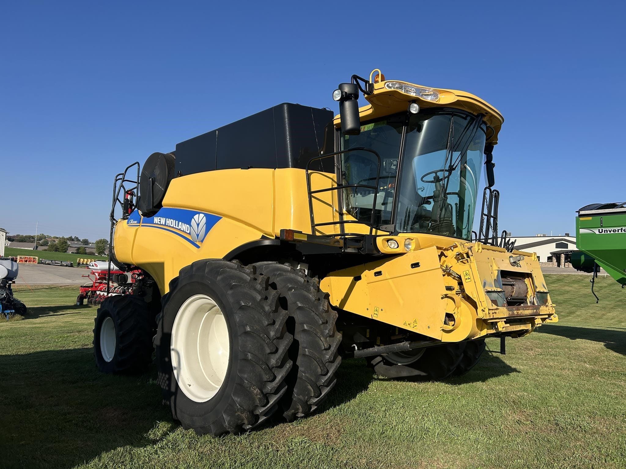 2012 New Holland CR8080 Equipment Image0