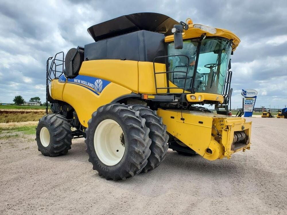 Main image New Holland CR8090