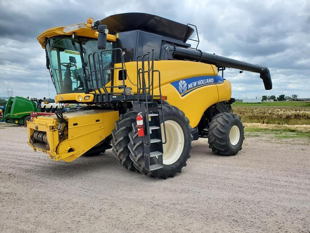 Image of New Holland CR8090 Image 1