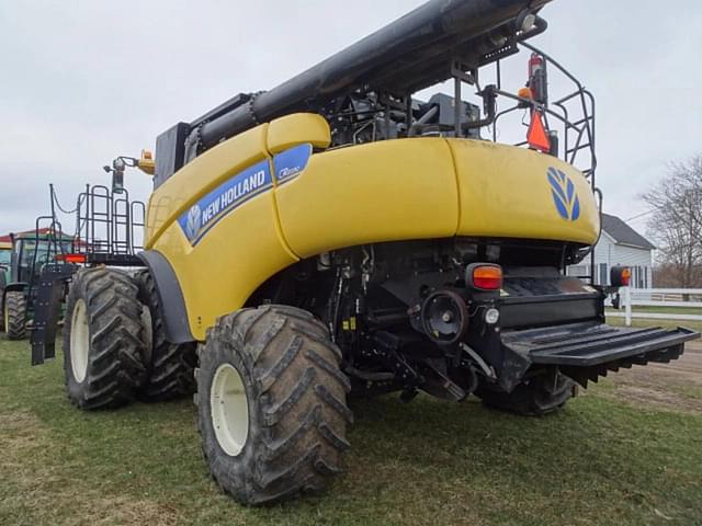 Image of New Holland CR8090 equipment image 1