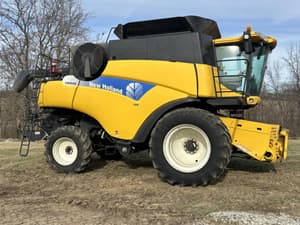 2012 New Holland CR9040 Image