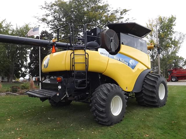 Image of New Holland CR9070 equipment image 1