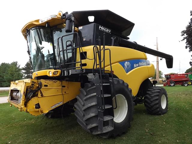 Image of New Holland CR9070 equipment image 3