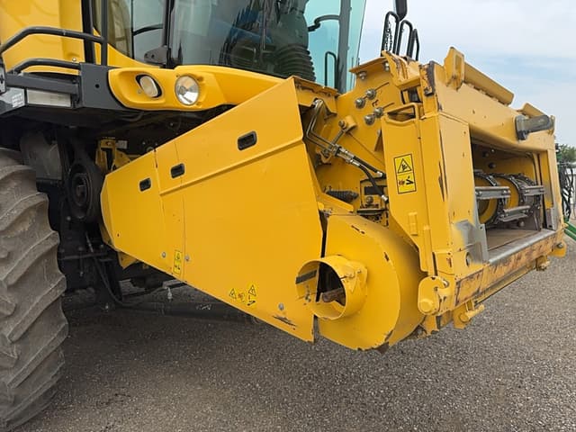 Image of New Holland CR9090 equipment image 3