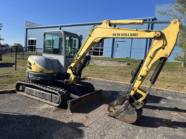 Image of New Holland E55BX equipment image 2