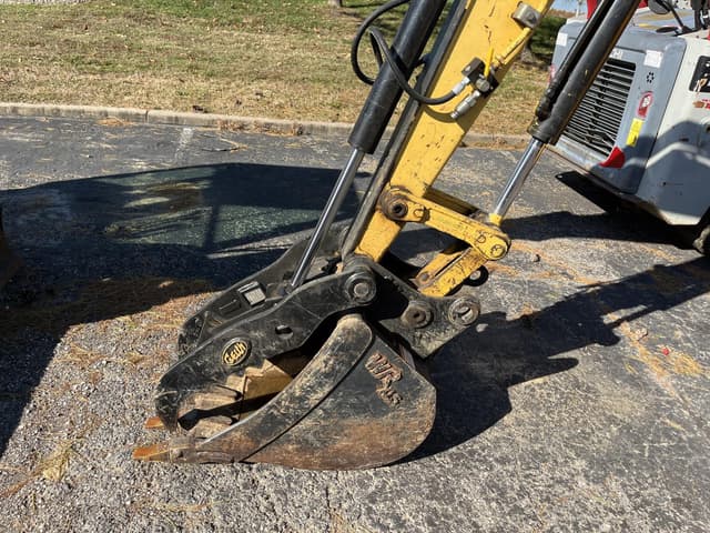 Image of New Holland E55BX equipment image 3