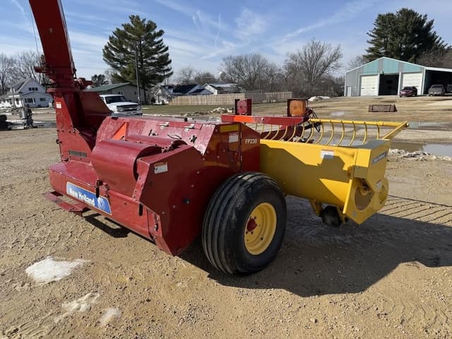 Image of New Holland FP230 equipment image 4