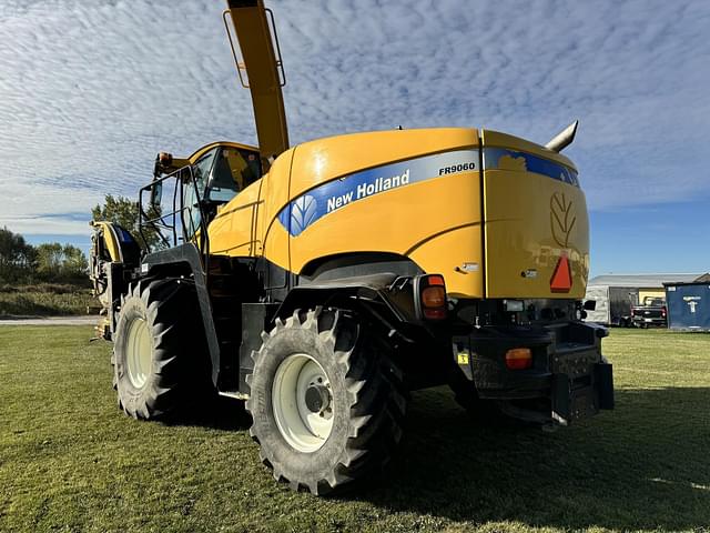 Image of New Holland FR9060 equipment image 4