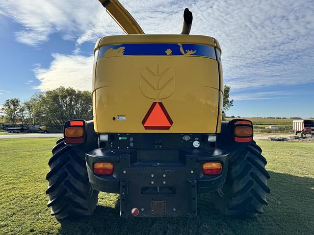 Image of New Holland FR9060 equipment image 3