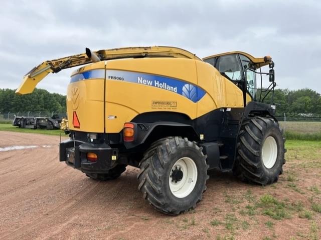 Image of New Holland FR9060 equipment image 4