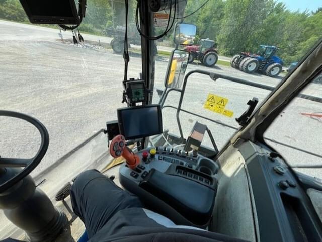 Image of New Holland FR9060 equipment image 3