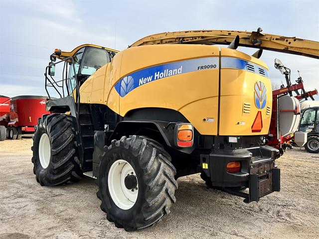 Image of New Holland FR9090 equipment image 2