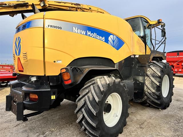 Image of New Holland FR9090 equipment image 4