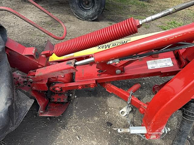 Image of New Holland H6750 equipment image 4