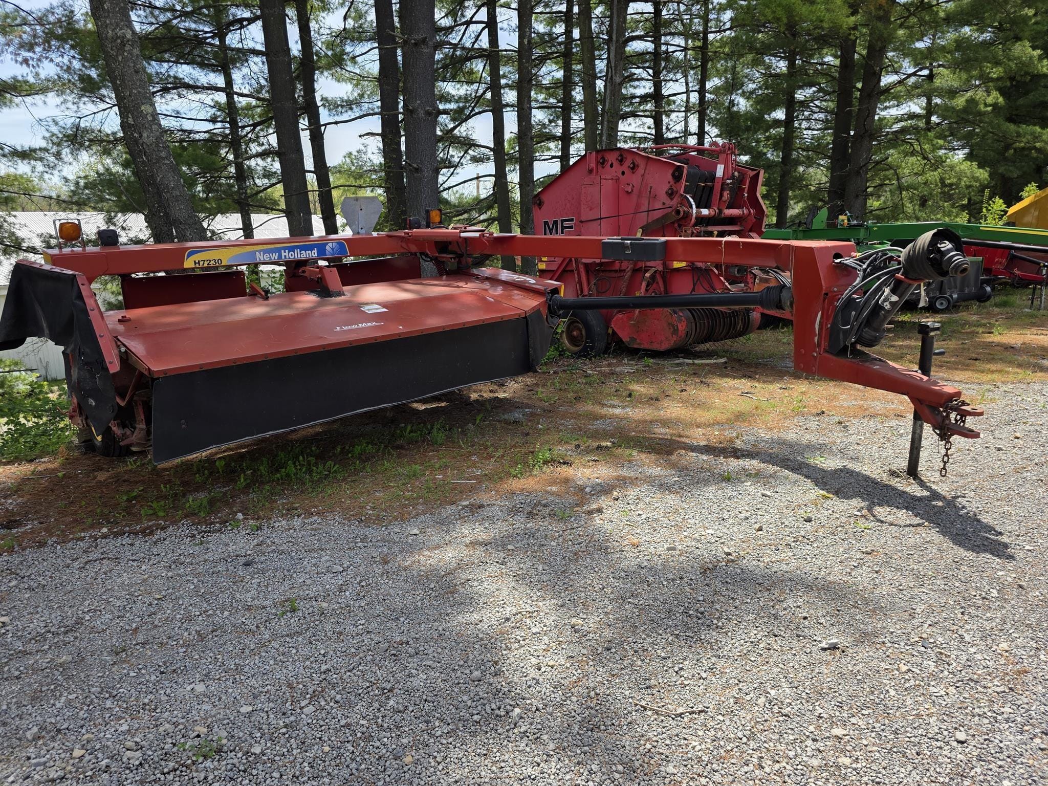 2012 New Holland H7230 Equipment Image0