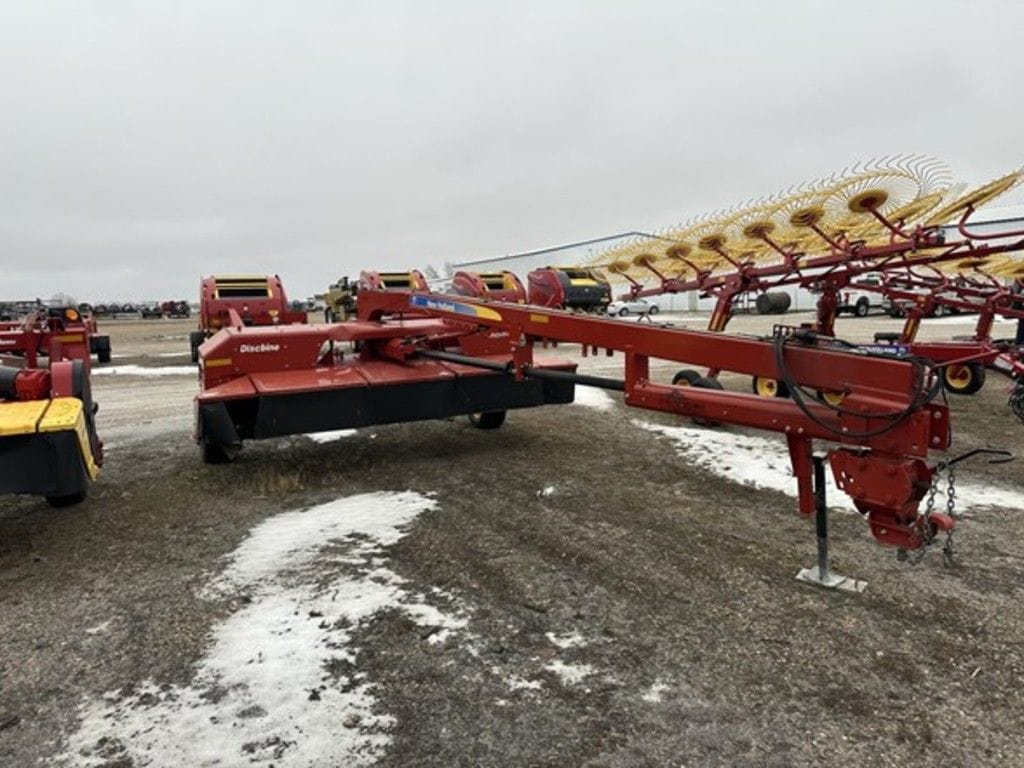 Main image New Holland H7450