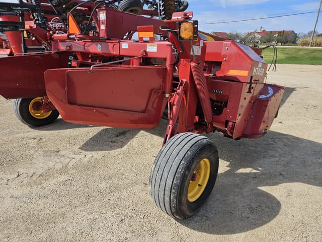 Image of New Holland H7450 equipment image 3