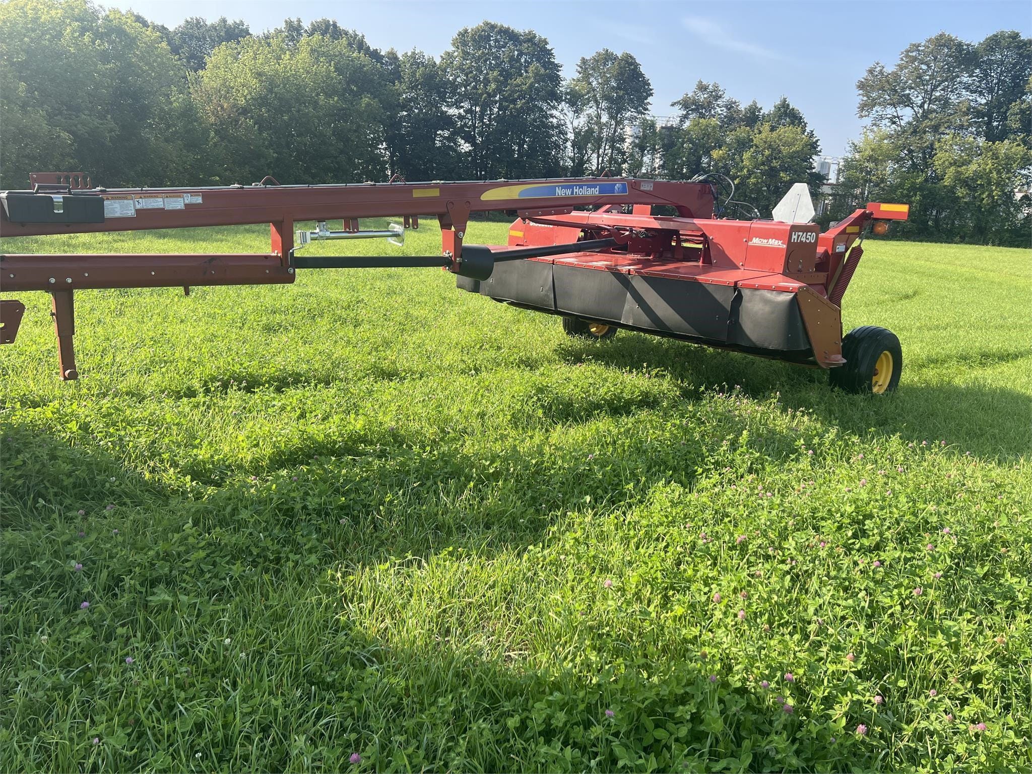 2012 New Holland H7450 Equipment Image0