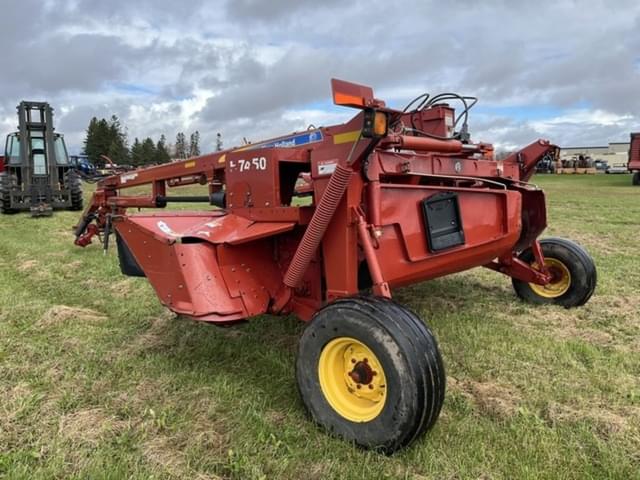 Image of New Holland H7450 equipment image 2