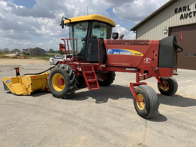 Image of New Holland H8060 equipment image 2