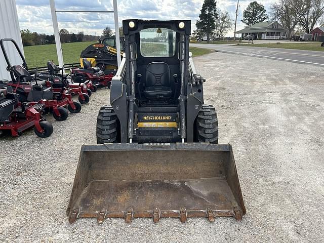 Image of New Holland L218 equipment image 1