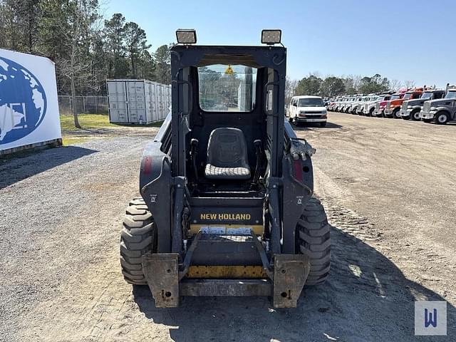 Image of New Holland L218 equipment image 2