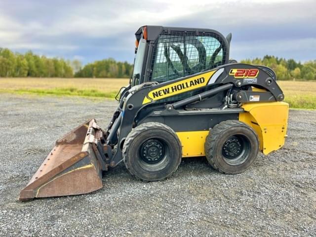 Image of New Holland L218 equipment image 4