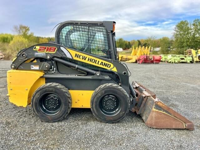 Image of New Holland L218 equipment image 3