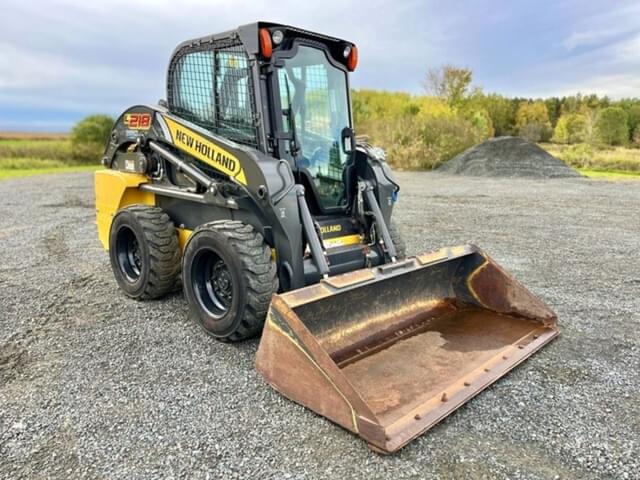 Image of New Holland L218 equipment image 1