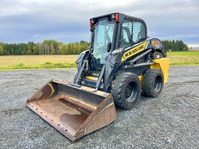 Image of New Holland L218 equipment image 2