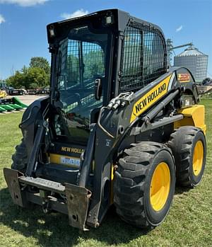 2012 New Holland L220 Image