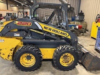 Image of New Holland L220 equipment image 1