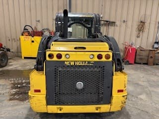 Image of New Holland L220 equipment image 3