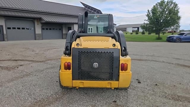 Image of New Holland L220 equipment image 3