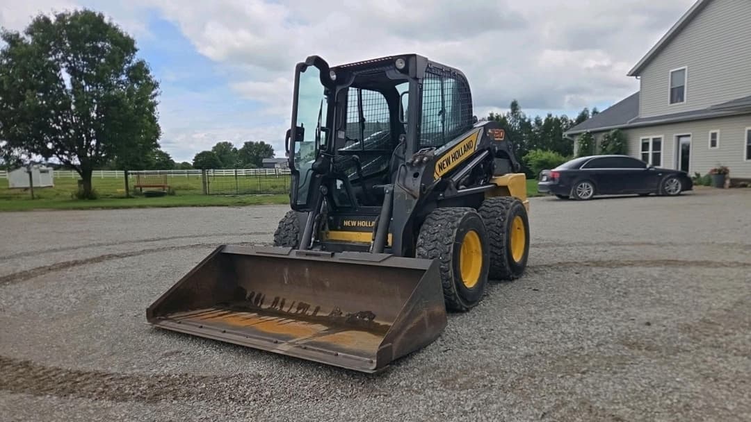 Image of New Holland L220 Primary image