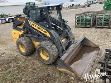 Main image New Holland L225