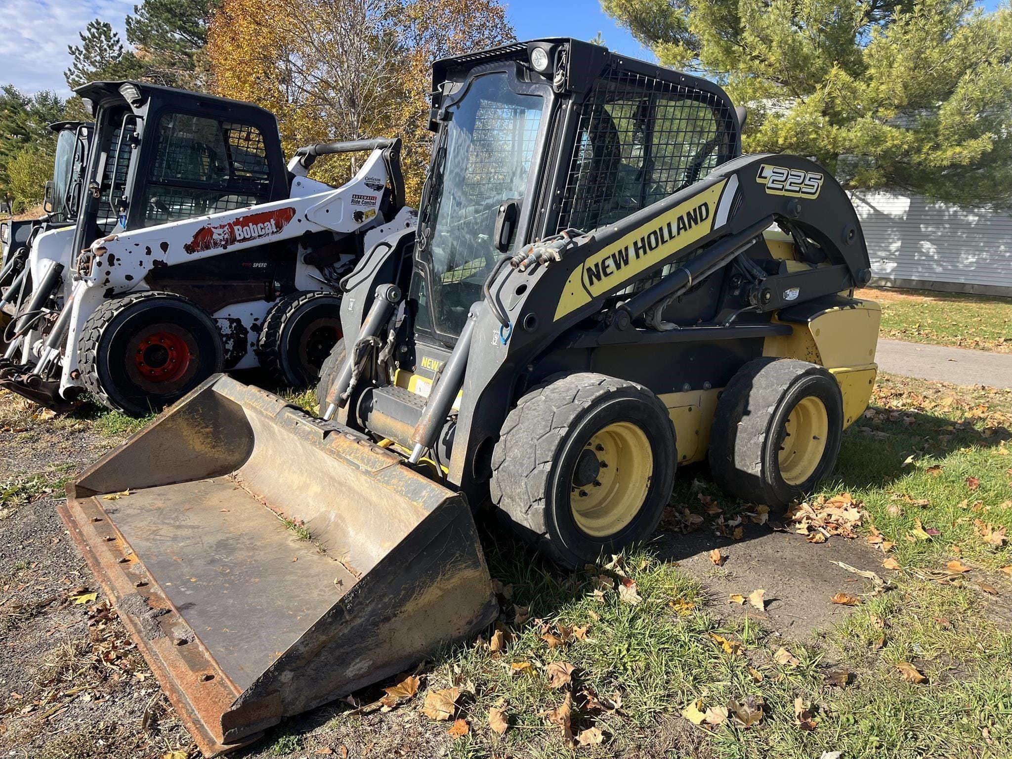 2012 New Holland L225 Equipment Image0