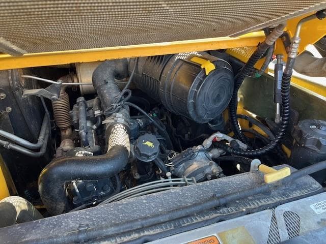 Image of New Holland L225 equipment image 3