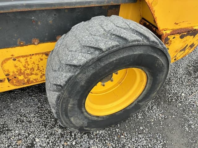 Image of New Holland L230 equipment image 2