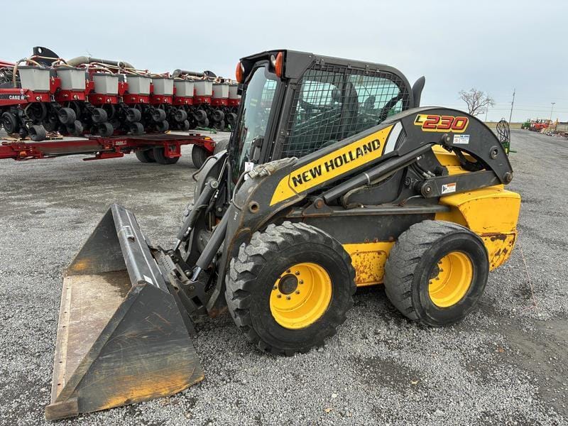 2012 New Holland L230 Equipment Image0