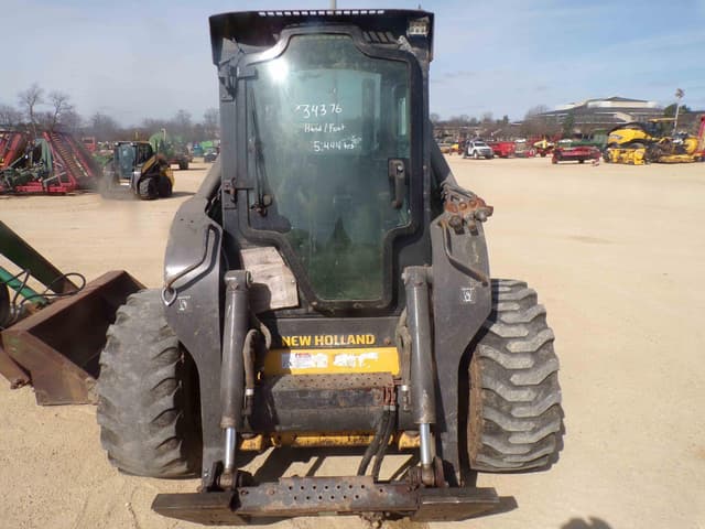 Image of New Holland L230 equipment image 2