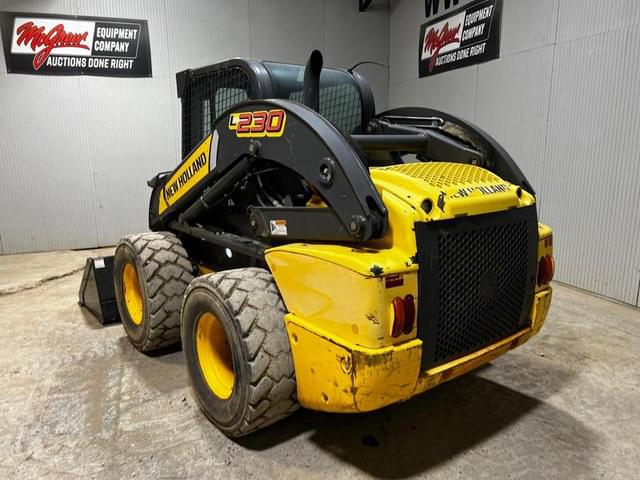 Image of New Holland L230 equipment image 2