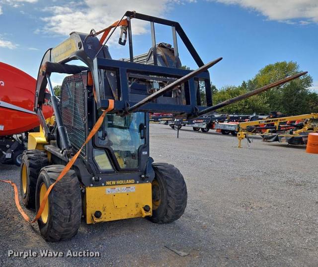 Image of New Holland L230 equipment image 2