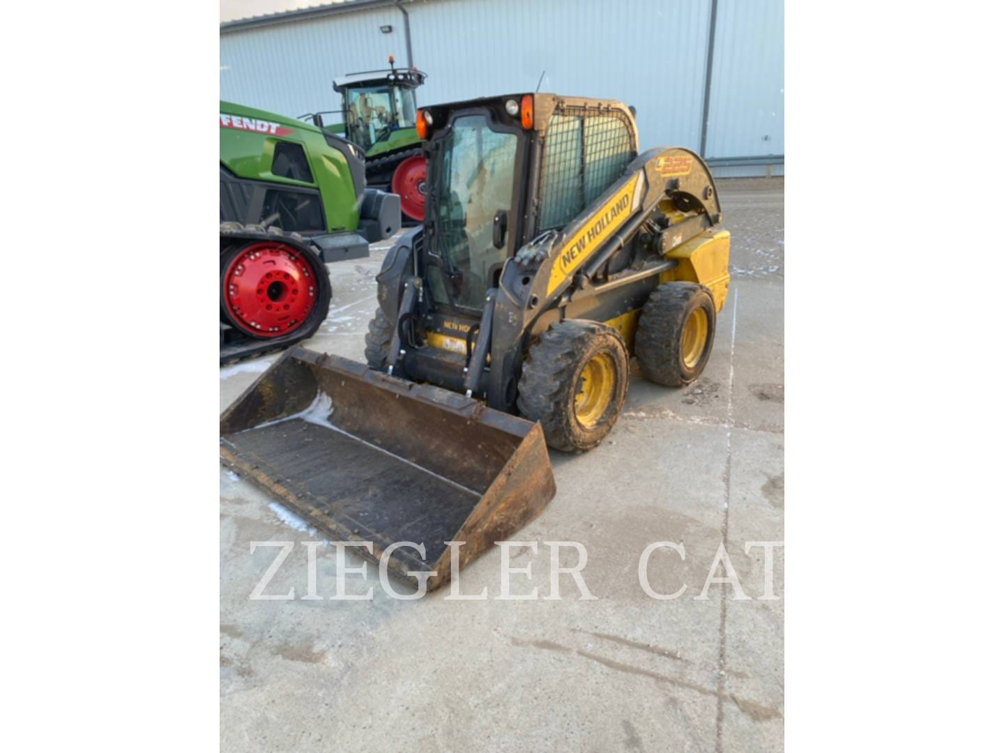 2012 New Holland L225 Equipment Image0