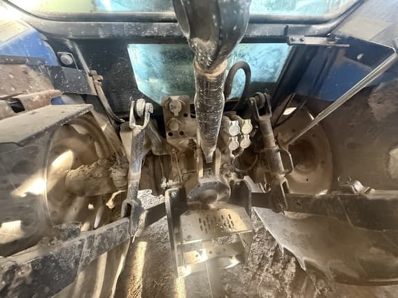 Image of New Holland T5060 equipment image 4